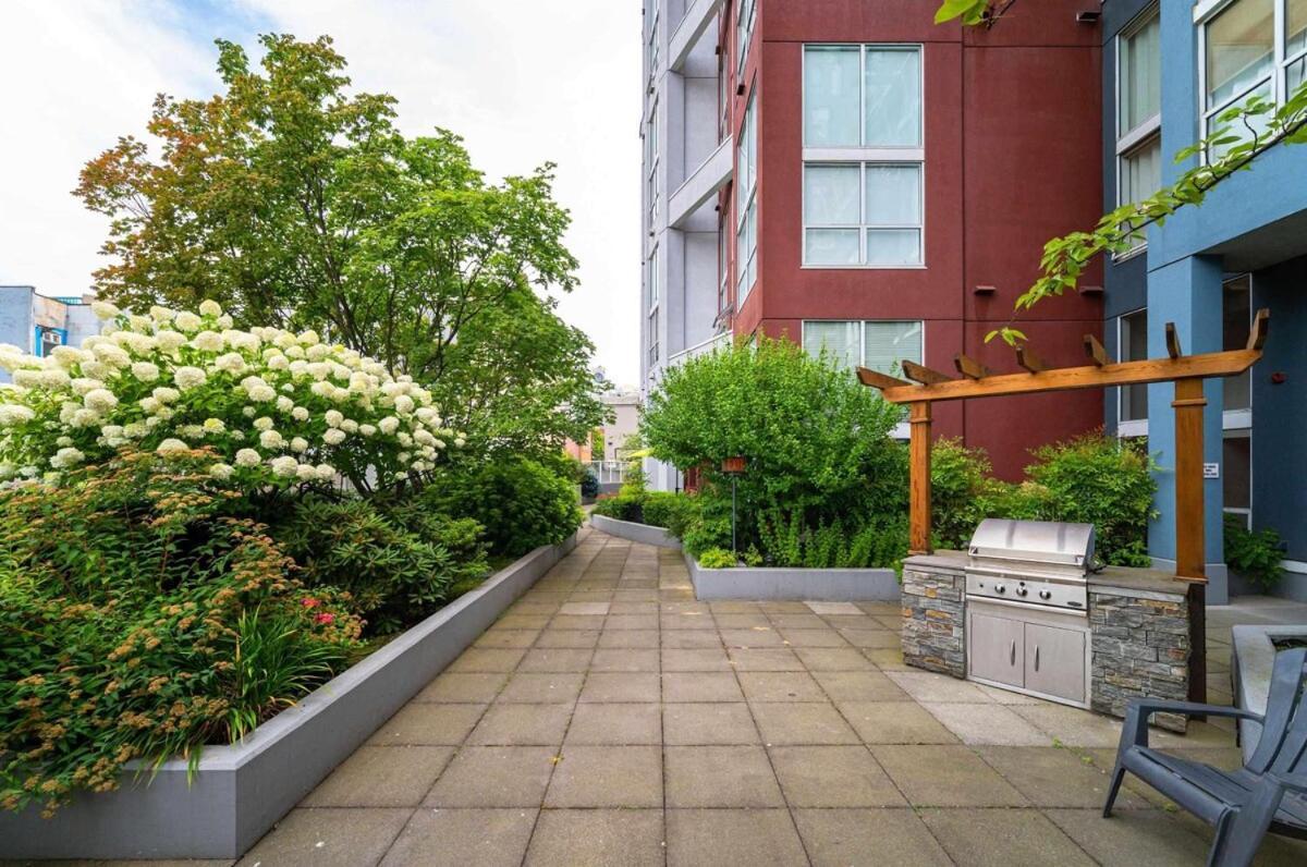 The Urban Loft Nest Apartment Vancouver Exterior photo